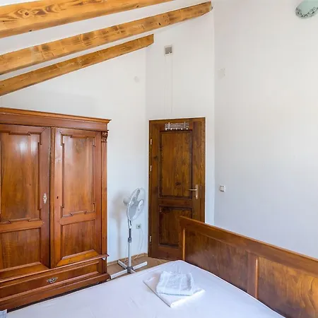 House Sanda Kastela